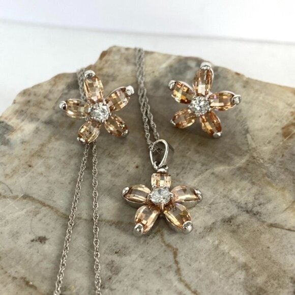 Sterling Silver Checkerboard Faceted CZ Flower Pendant Necklace & Stud Earrings - Picture 7 of 16